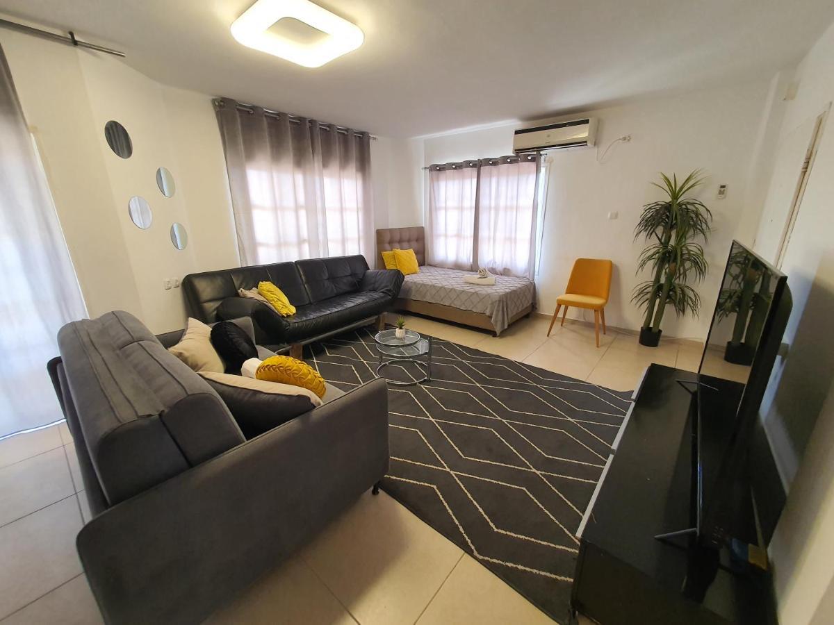 Barak Royal Suites 20 Garden Jacuzzi - ג'קוזי בחצר Эйлат Экстерьер фото