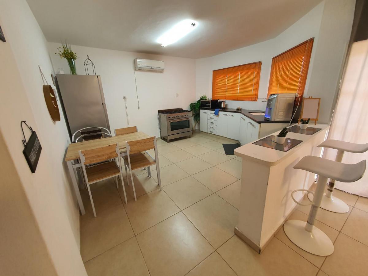 Barak Royal Suites 20 Garden Jacuzzi - ג'קוזי בחצר Эйлат Экстерьер фото